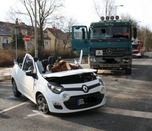 Unfall auf der Dorstener Str. in Oberhausen (Foto: Polizei NRW)